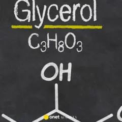 Struktura chemiczna glicerolu: C₃H₈O₃ z trzema grupami hydroksylowymi (OH).