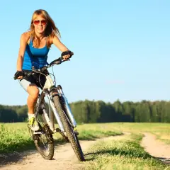 Czy na rowerze się chudnie? Ekspert radzi, jak spalić tłuszcz!
