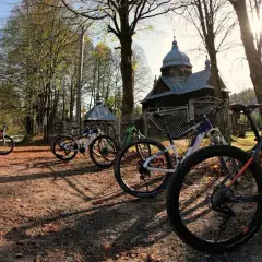 Bieszczady MTB: Trasy, zasady i sprzęt. Odkryj dzikie szlaki!