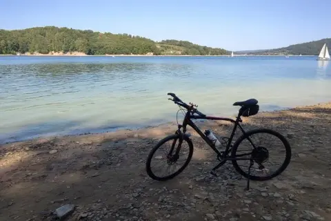 Rowerem po Solinie: Trasy, porady i e-bike dla każdego!