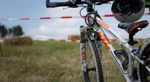 MTB vs Cross: Jak wybrać rower i nie żałować?
