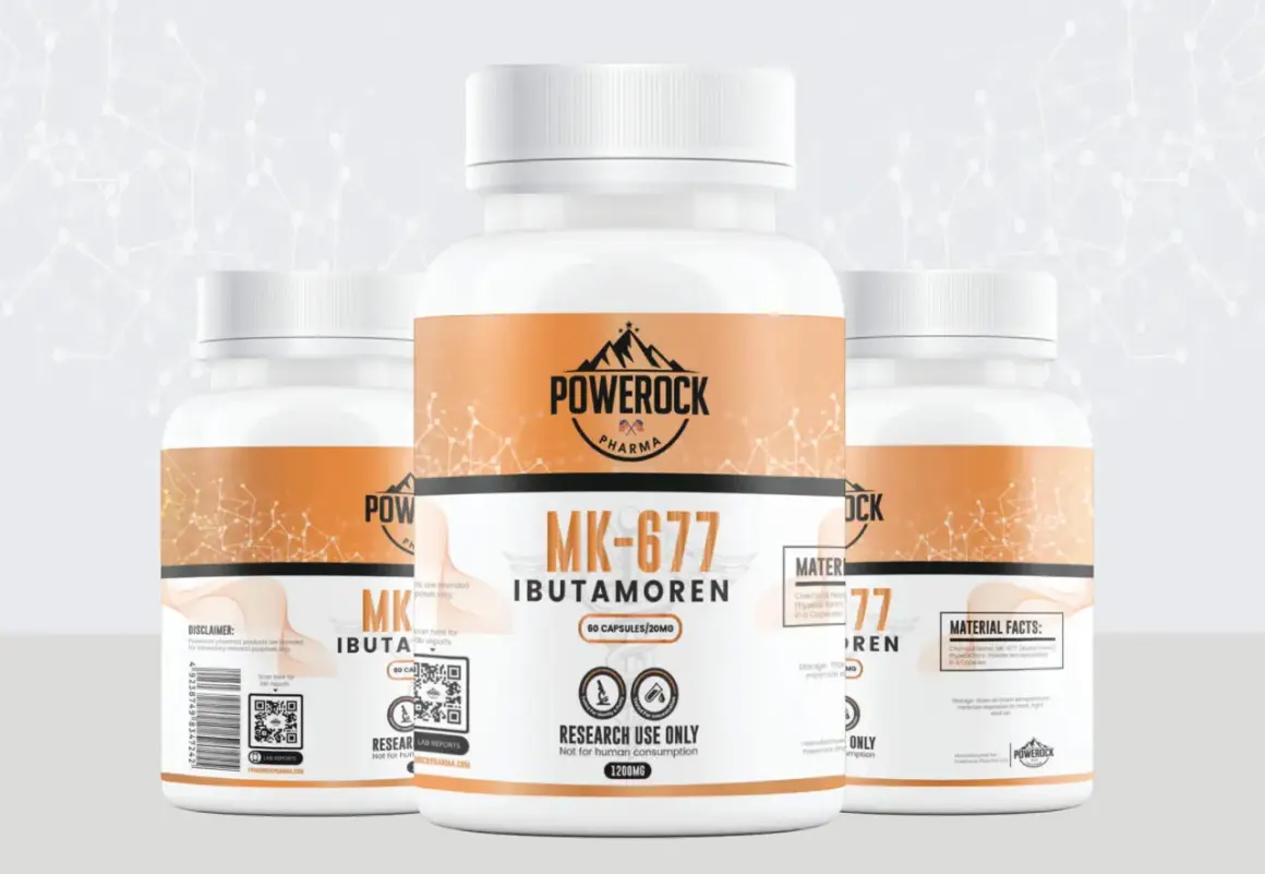 Butelki z suplementem MK-677 (Ibutamoren) od Powerock Pharma. Opinie o tym produkcie są różne, ale etykieta jasno wskazuje na zastosowanie badawcze.