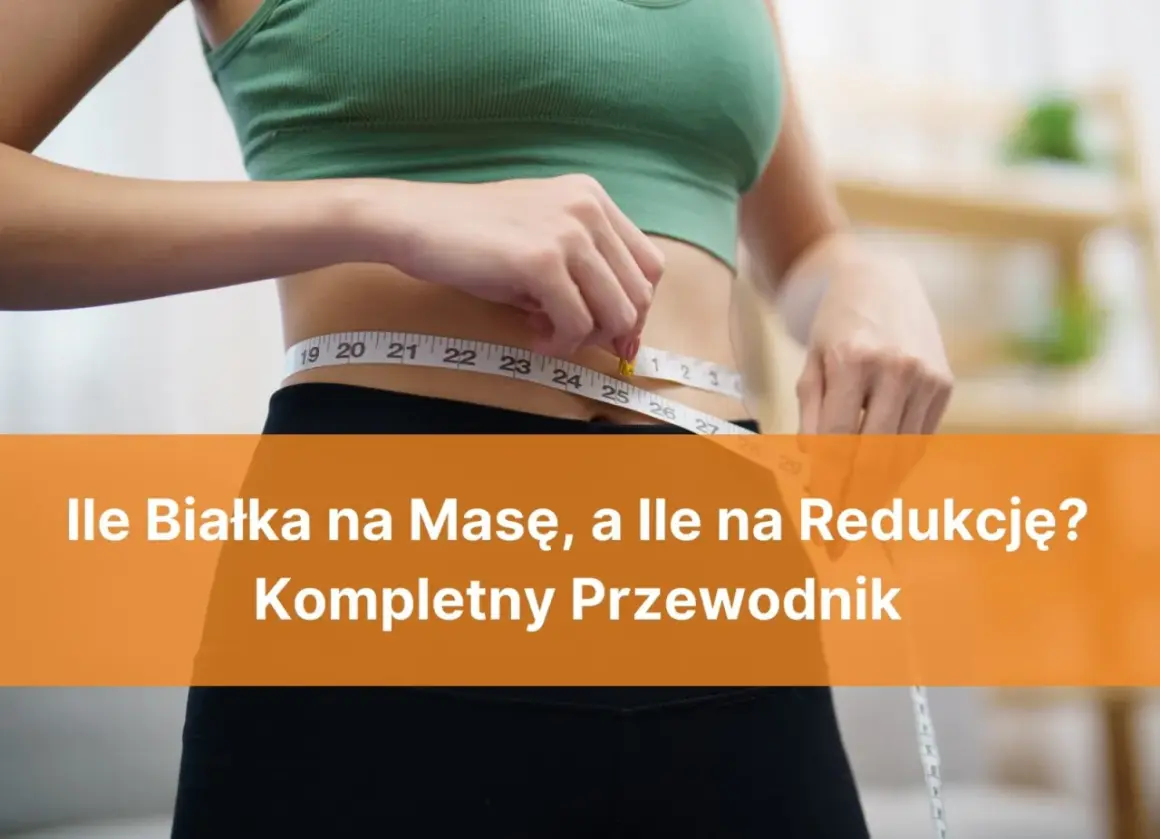 Kobieta mierzy talię centymetrem. Dowiedz się, co daje białko w budowaniu masy i redukcji tkanki tłuszczowej.