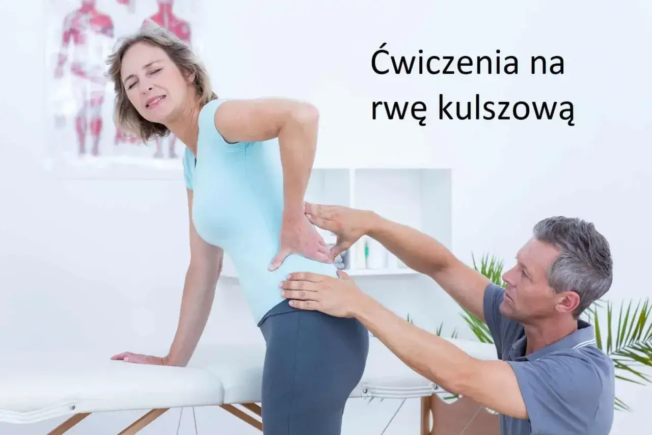 Fizjoterapeuta pomaga kobiecie z rwą kulszową. Pokazane są ćwiczenia na ból pleców i nóg.