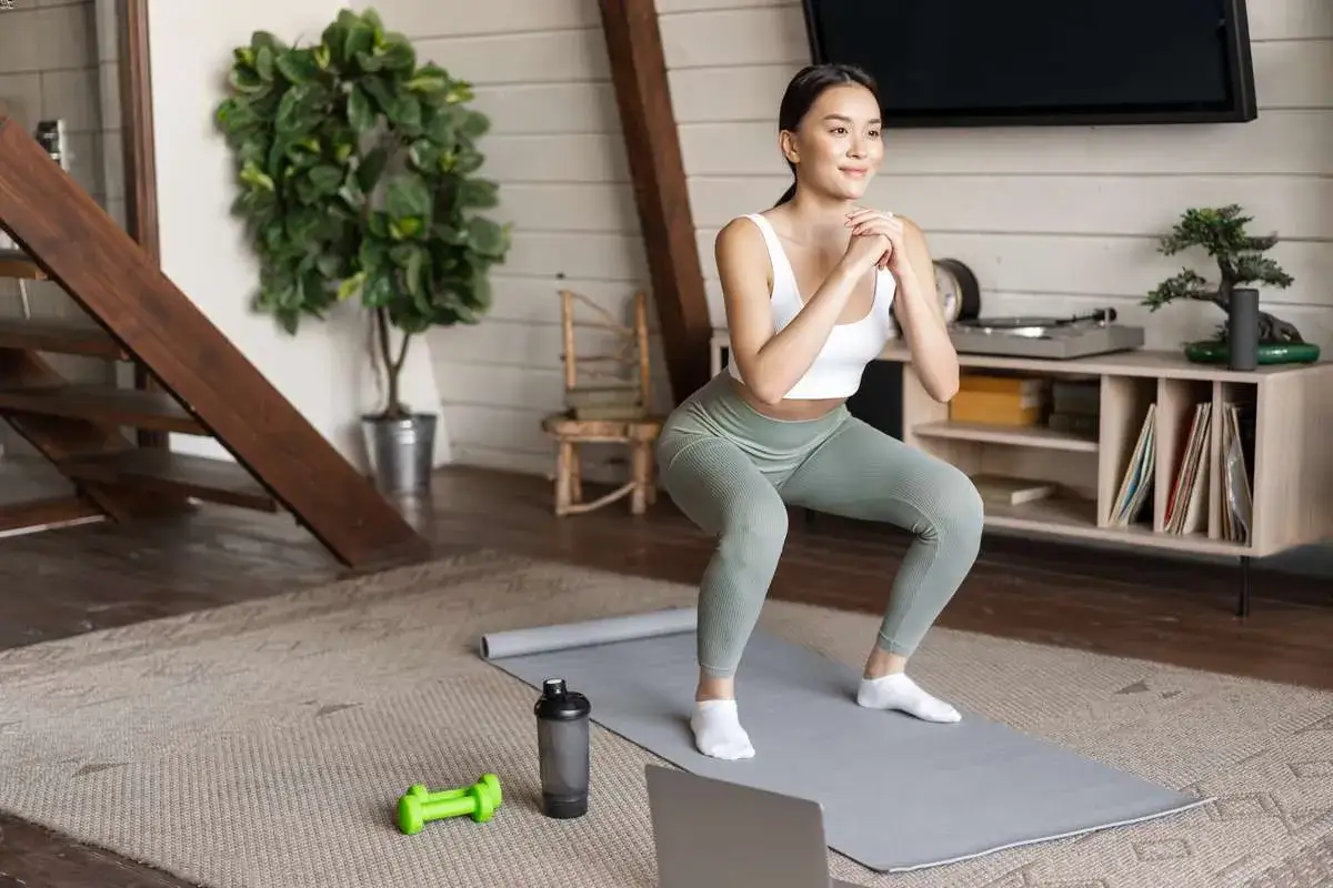 przykładowe ćwiczenia HIIT w domu bez sprzętu