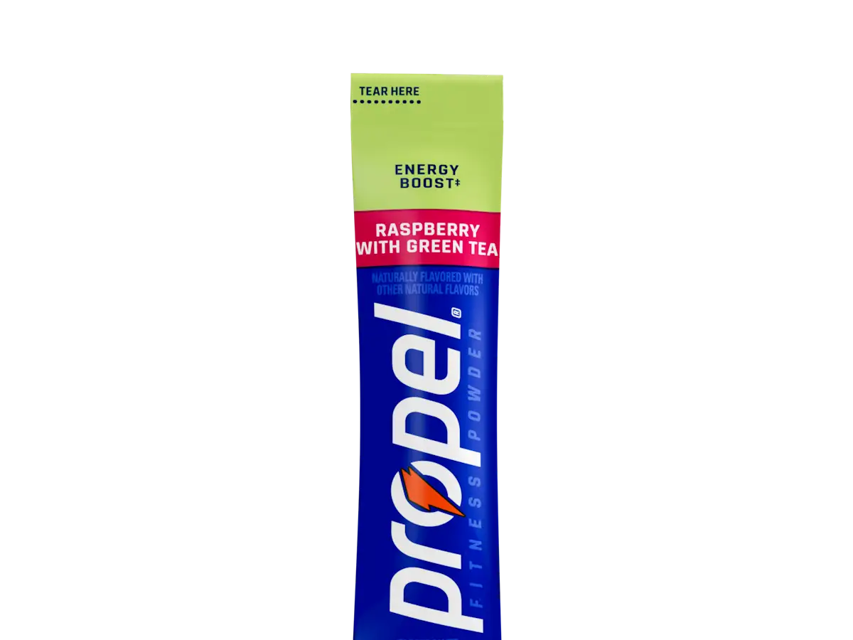Czy zielona herbata pobudza? Ten napój Propel z maliną i zieloną herbatą to zastrzyk energii.