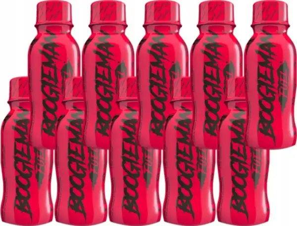 Rzędy czerwonych butelek z napojem energetycznym "Boogieman Fuel", każdy z czarnym, ostrym logo.